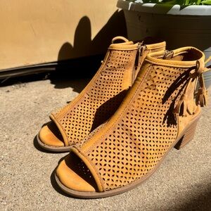 Wedge sandals brown